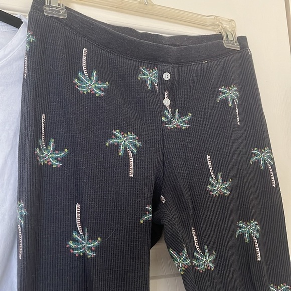 BUNDLE THREE ITEMS Christmas pajamas from Old Navy - Picture 3 of 6